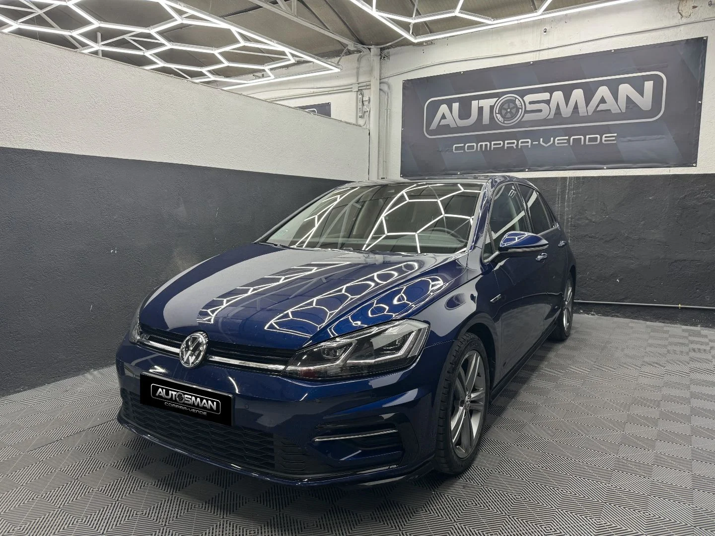 VOLKSWAGEN Golf Sport RLine 1.5 TSI 2018 Gasolina Azul - Vista lateral